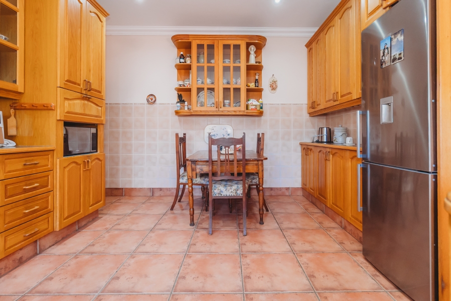 4 Bedroom Property for Sale in Glen Barrie Western Cape